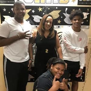 Meet your Posher, Adina